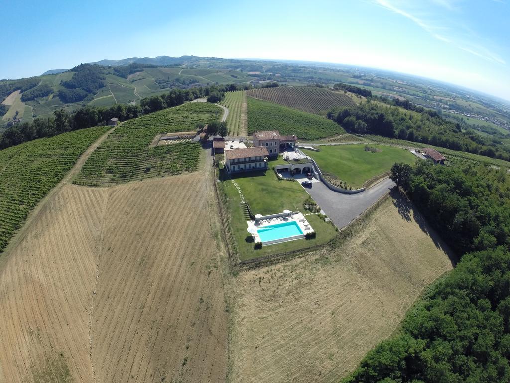 Prime Alture Wine Resort Casteggio Esterno foto