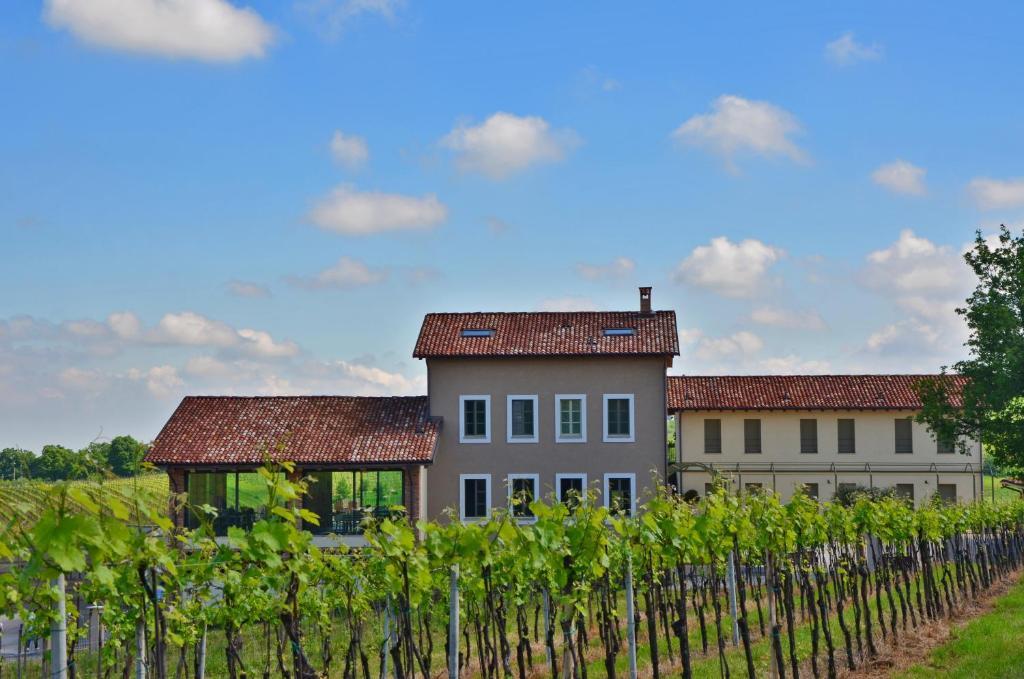 Prime Alture Wine Resort Casteggio Esterno foto